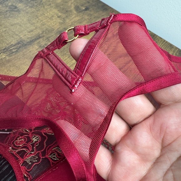 Victoria's Secret Lace Thong  Red - Picture 6 of 8